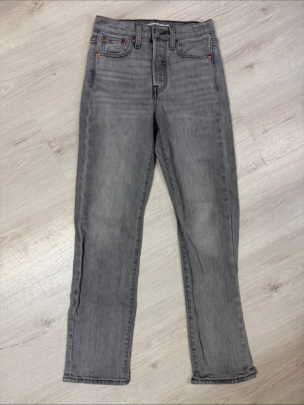 Levi's High-Rise Wedge Straight Jeans in Washed Gray
